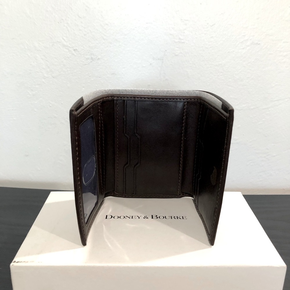 Dooney & Bourke men’s wallet, dark brown leather, trifold. - Picture 3 of 5